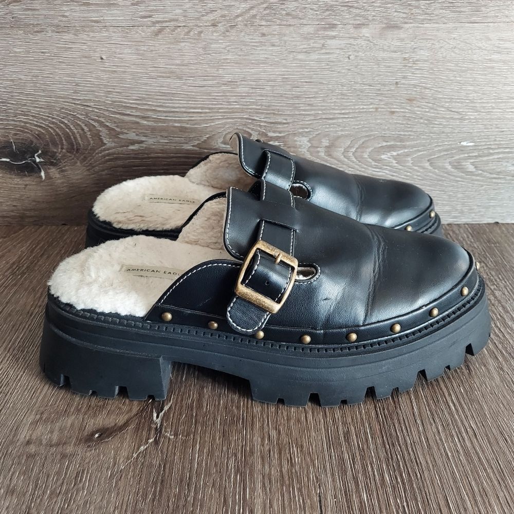 American Eagle Cozy Lug Clog, Size 9